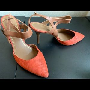 Dual-tone coral and tan 3 inch heels